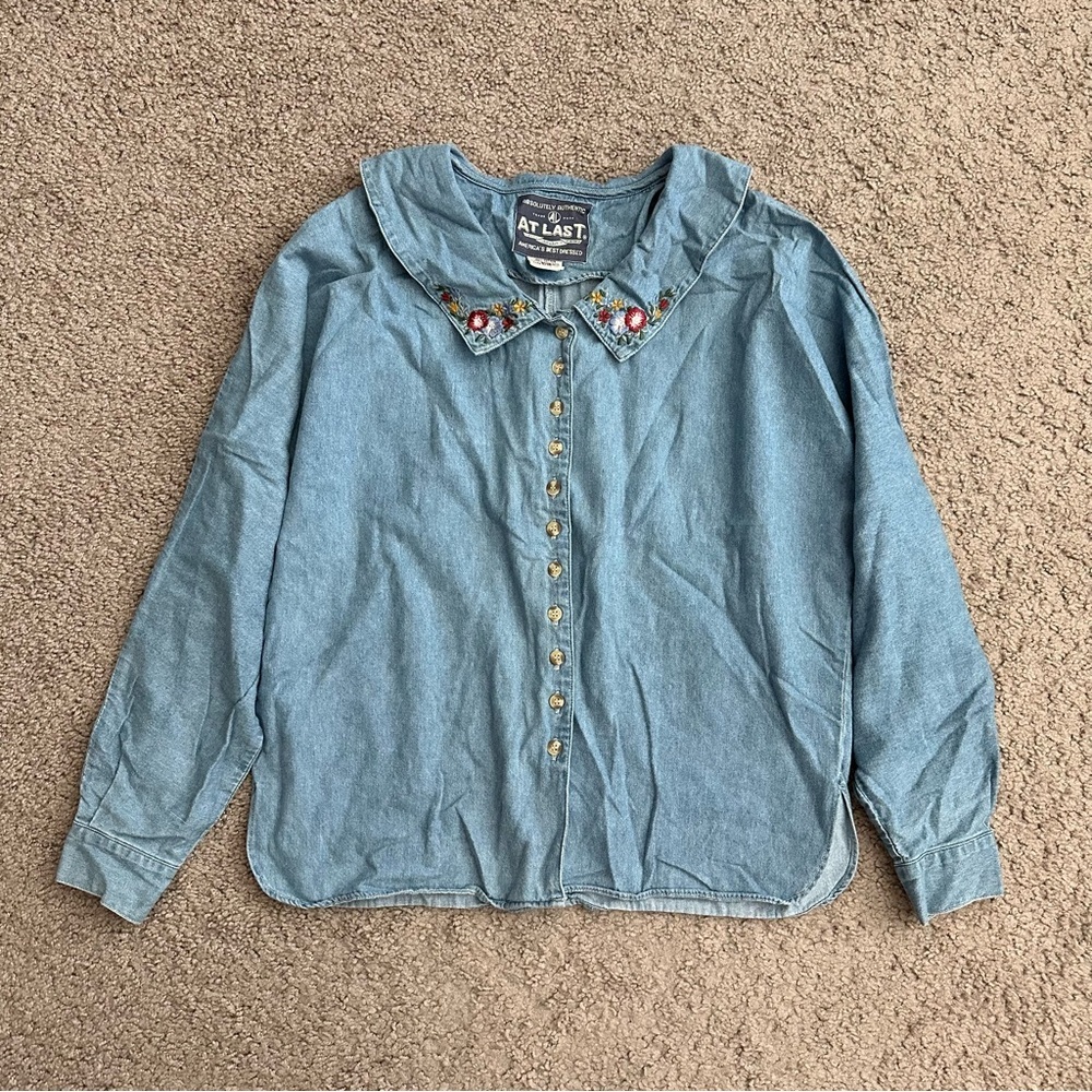 At Last Shirt Womens Size M Chambray Button Up Embroidered Collar